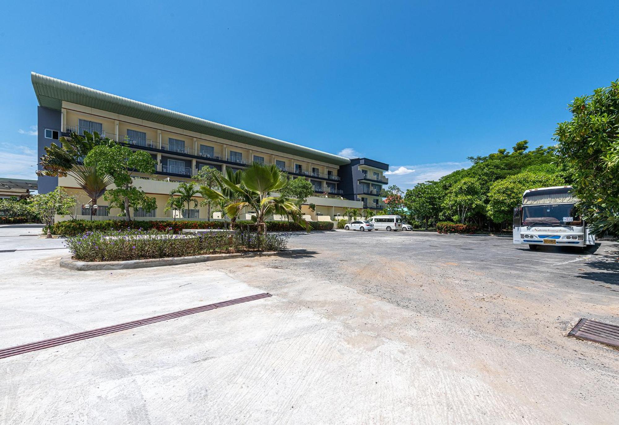Blue Grand And In Chalong Phuket By Dayuu 5* Ban Saiyuan
