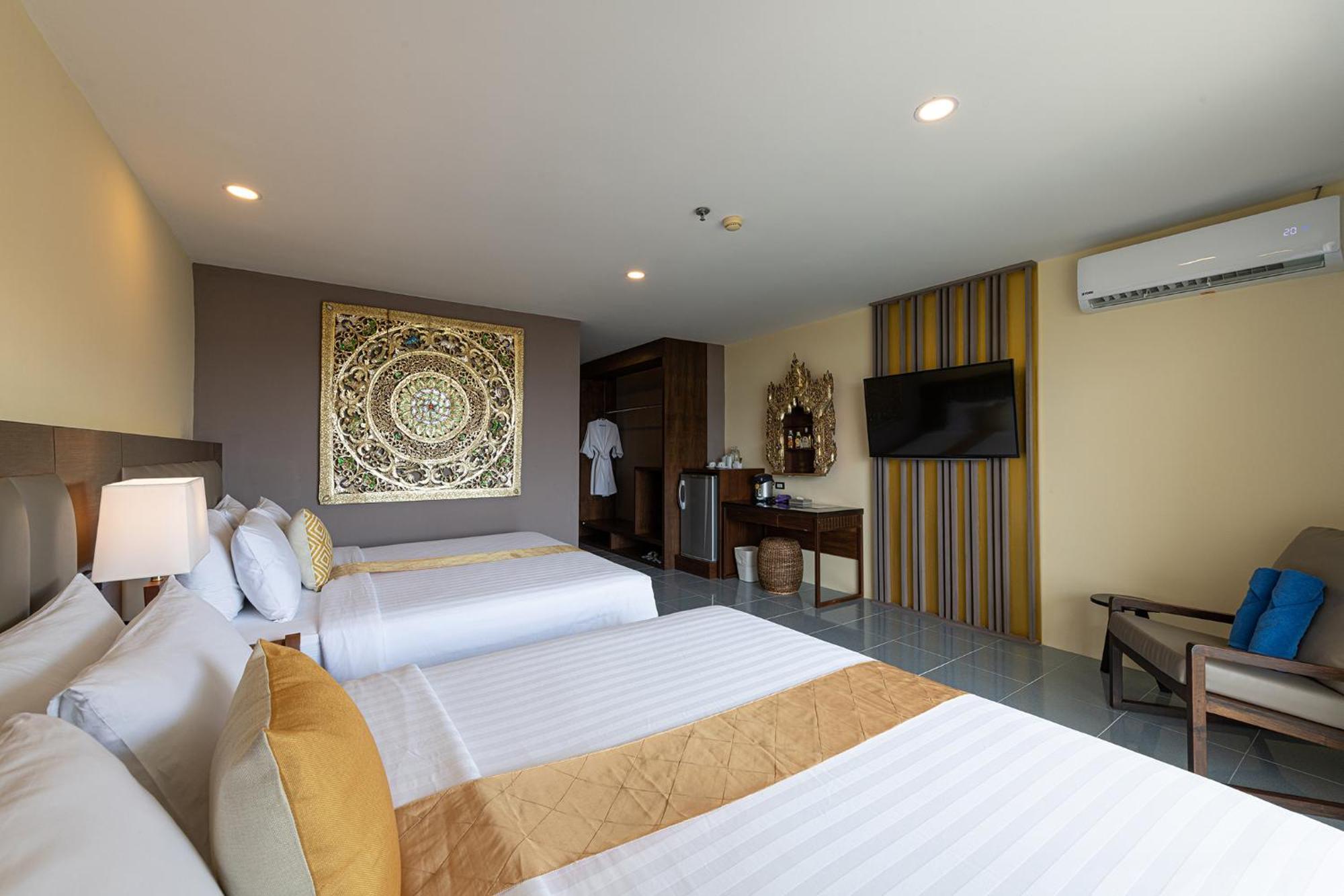 Blue Grand And In Chalong Phuket By Dayuu Ban Saiyuan