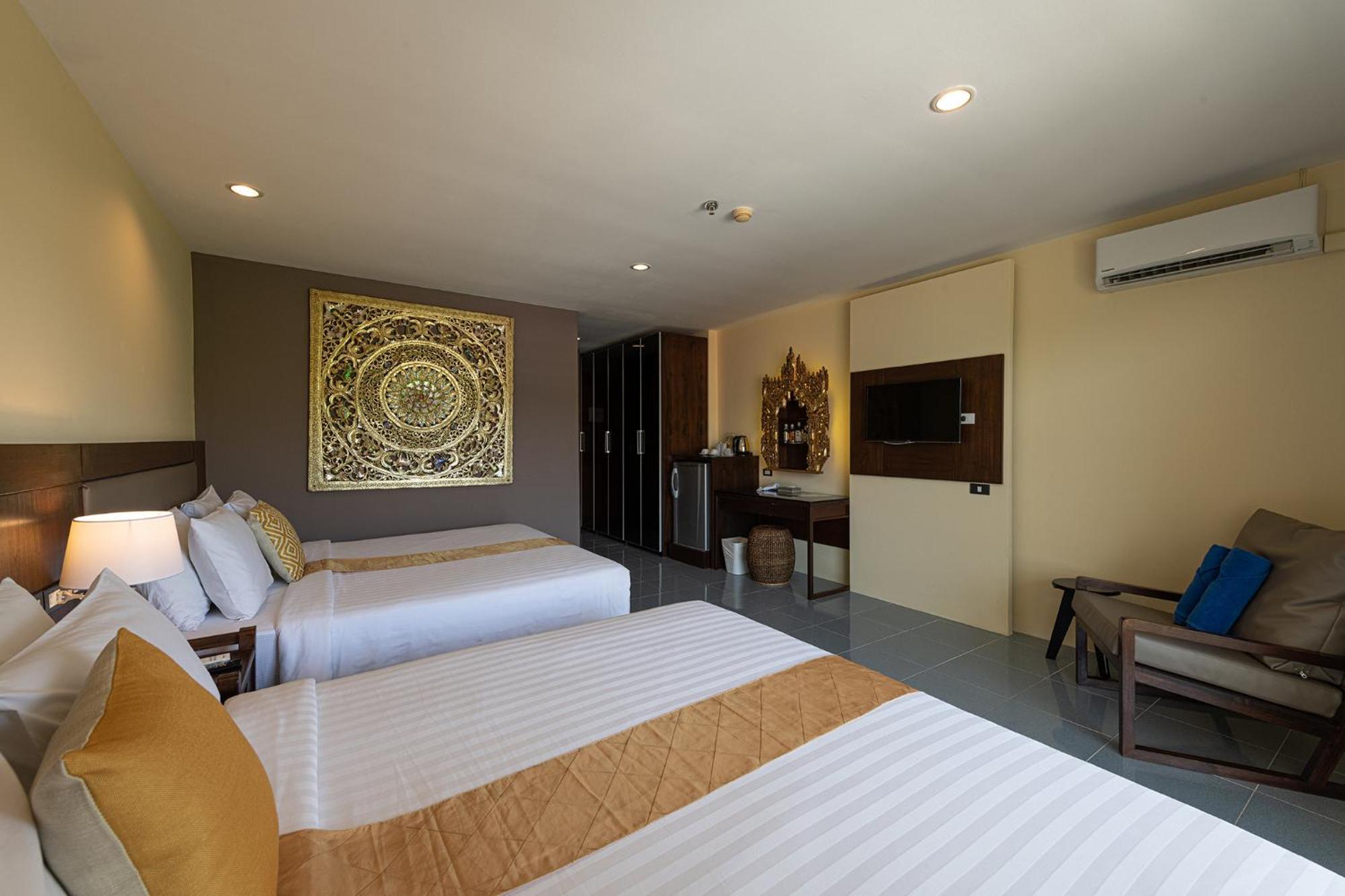 Blue Grand And In Chalong Phuket By Dayuu 5* Ban Saiyuan