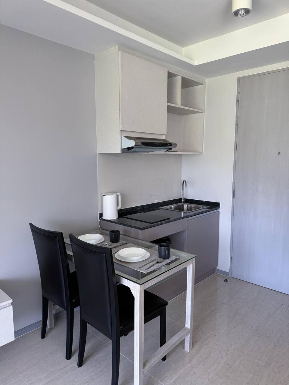 6th Avenue Surin Apartment *