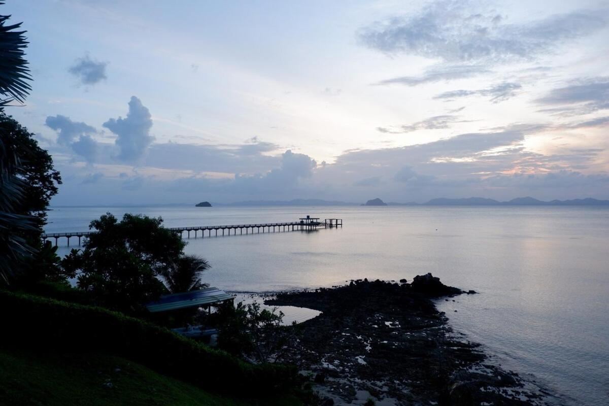 Rare Sunrise Cliff 5 Bedrooms Villa