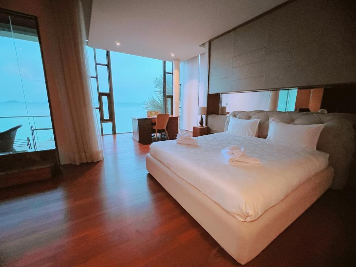 Rare Sunrise Cliff 5 Bedrooms Villa