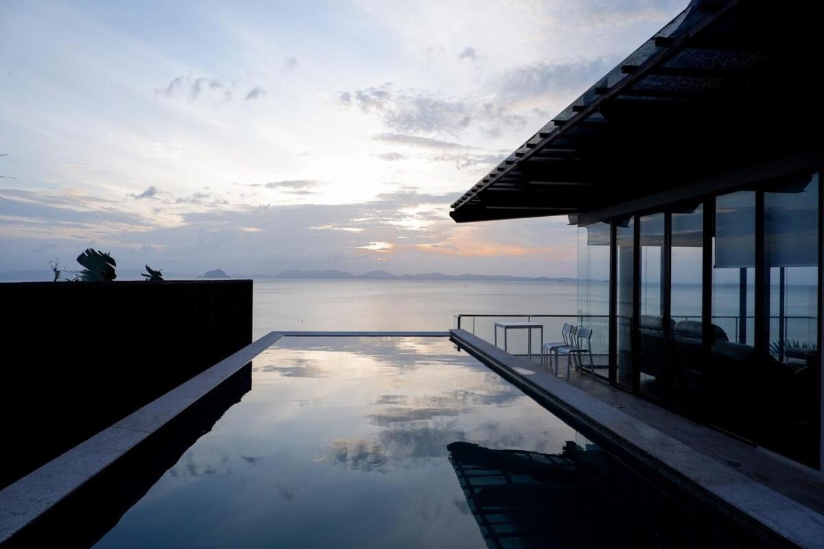 Rare Sunrise Cliff 5 Bedrooms Villa *
