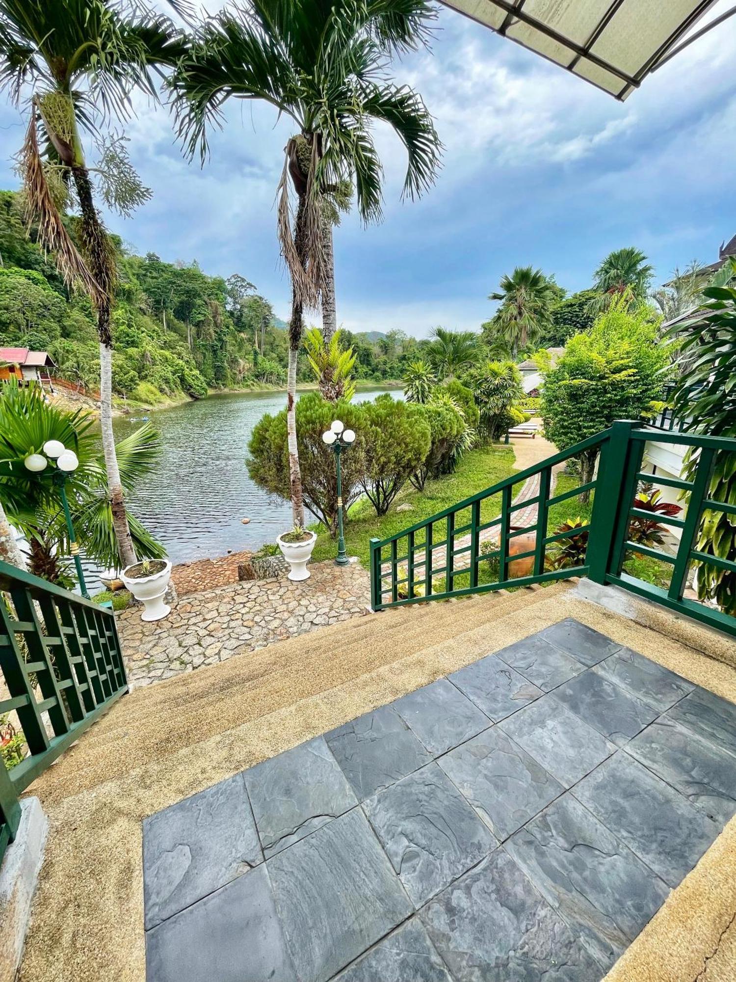 Hotel Serenity Lakeside Kathu