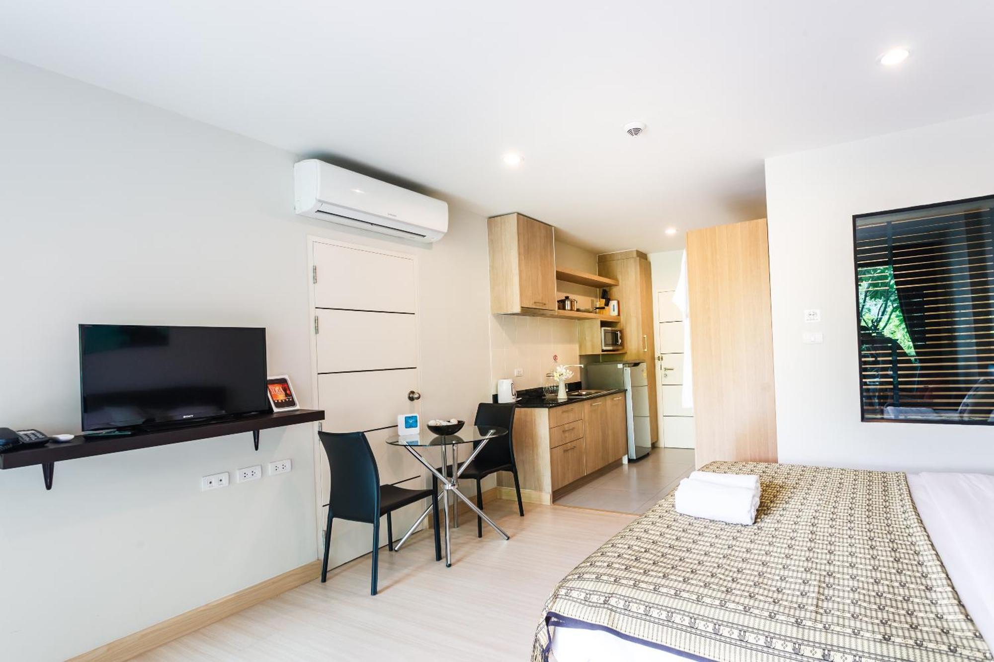 At The Bliss By Lofty Apartment