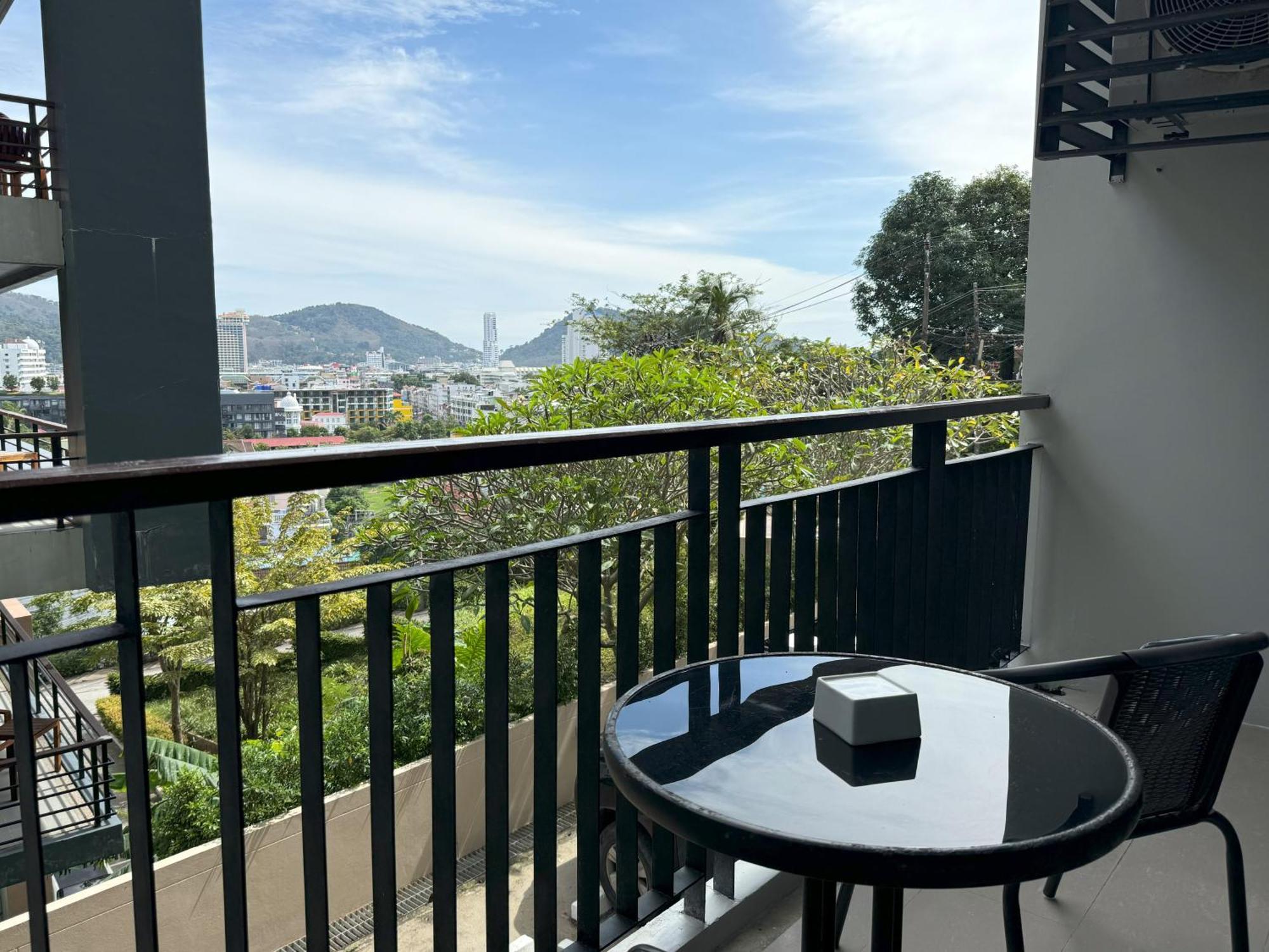 Apartment At The Bliss By Lofty Patong
