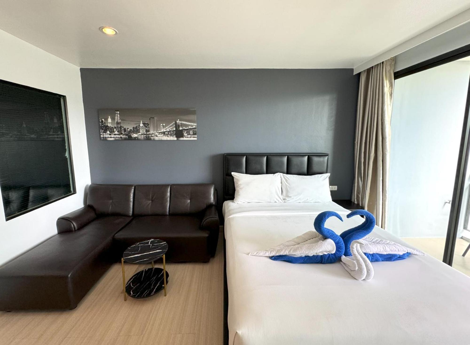 At The Bliss By Lofty Apartment *