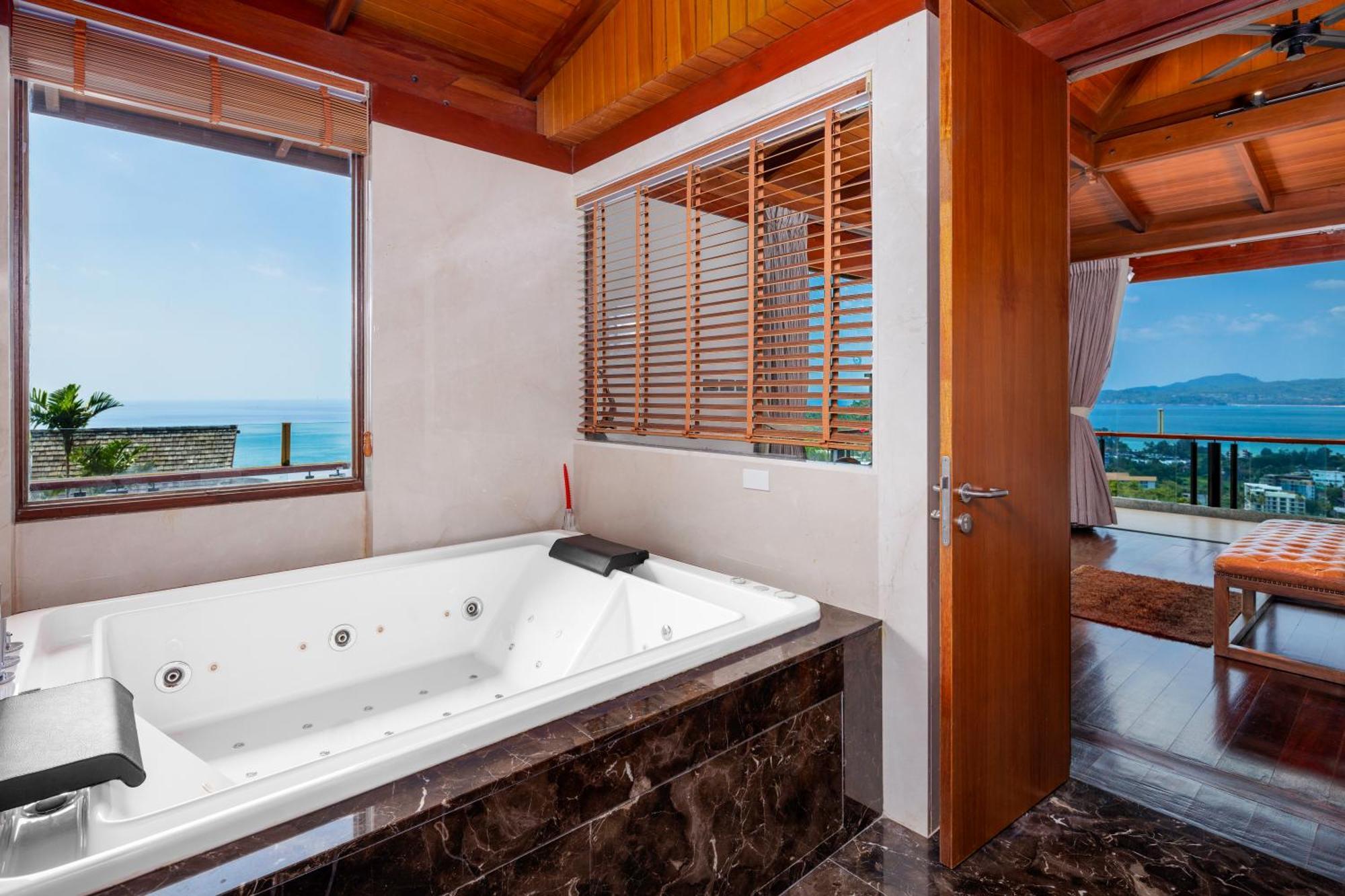 Luxury 4 Pool Seaview 6 Bedroom On Hill Surin Beach (Phuket)