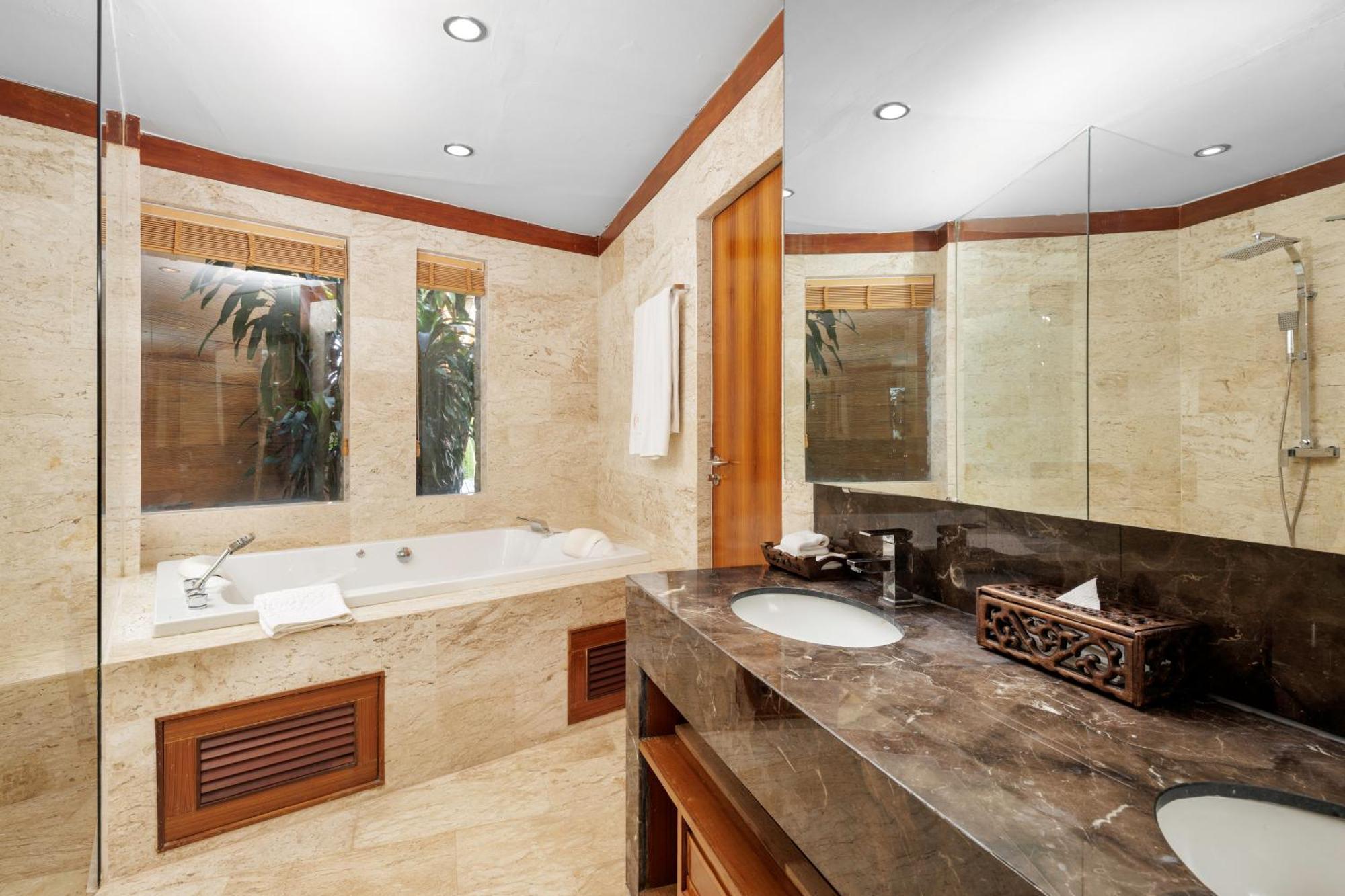 Luxury 4 Pool Seaview 6 Bedroom On Hill * Surin Beach (Phuket)