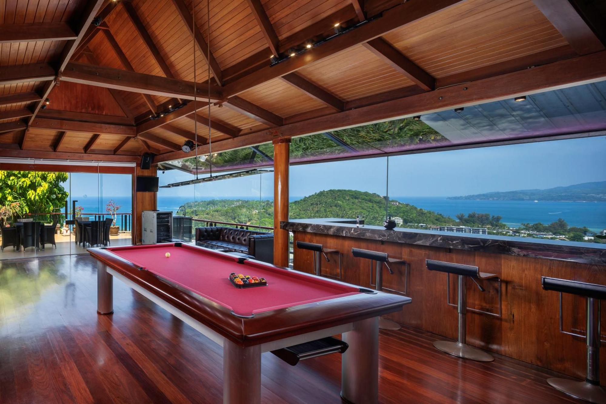 Luxury 4 Pool Seaview 6 Bedroom On Hill Surin Beach (Phuket)