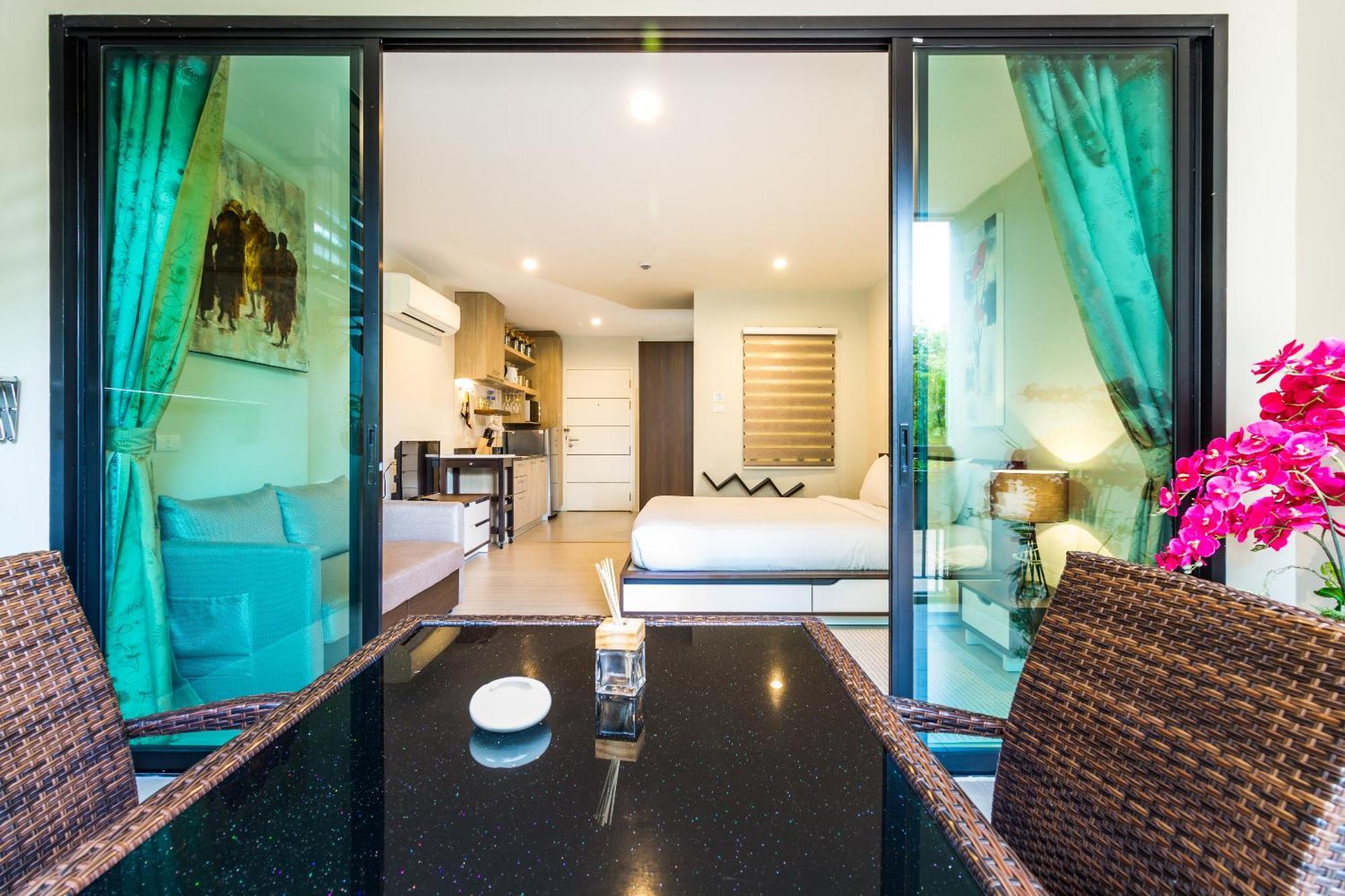 At The Bliss By Lofty Apartment *