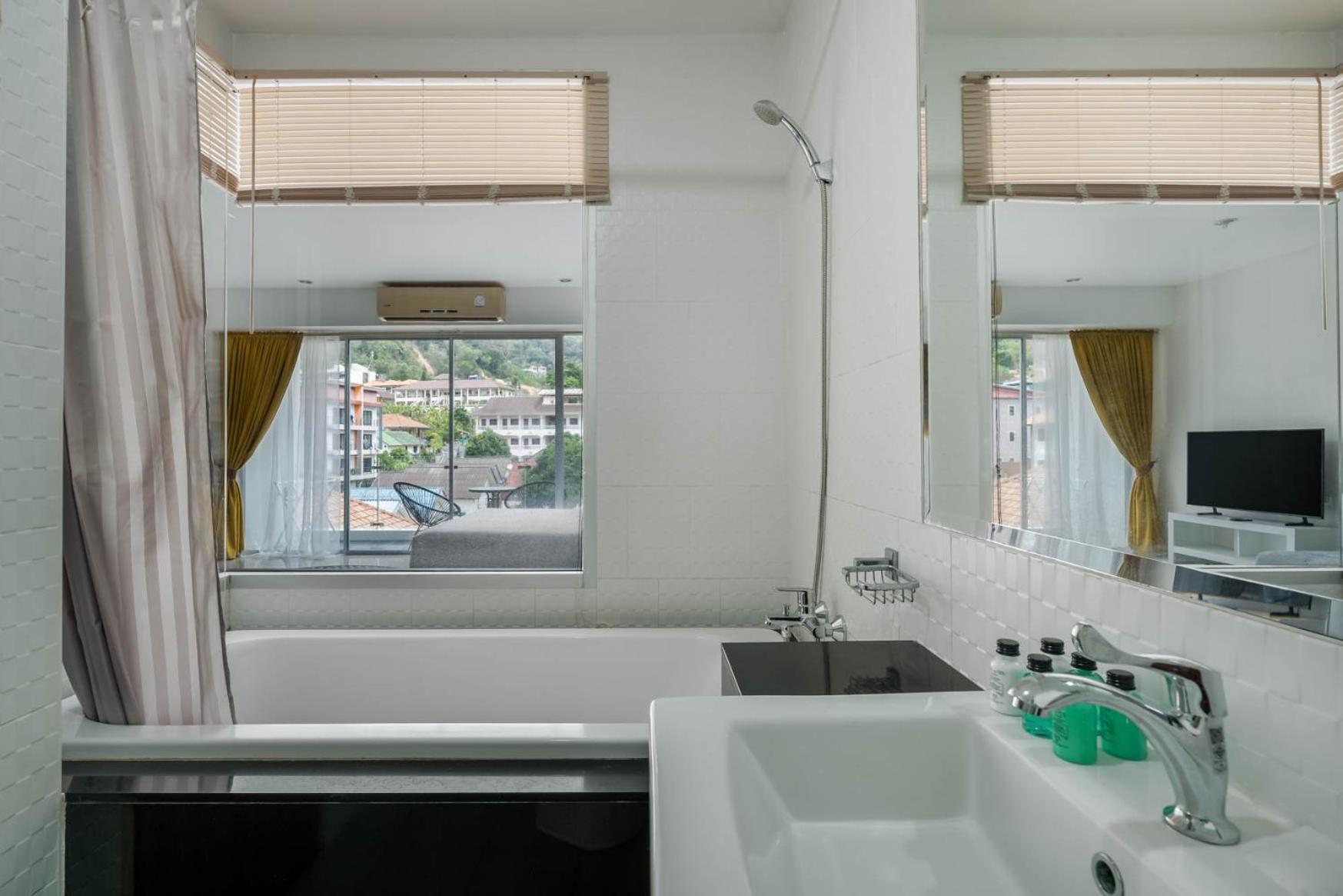 Chic By Redfox Hospitality Karon
