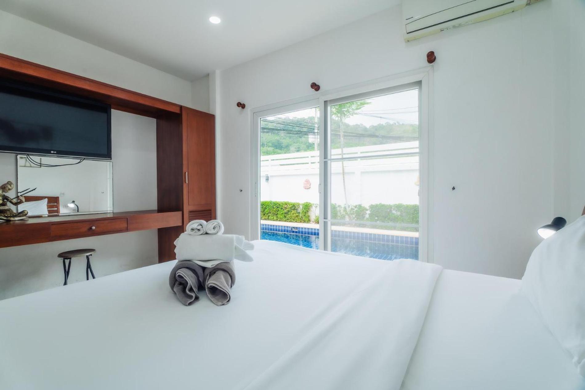 Jasmine Pool In Nai Harn Villa *