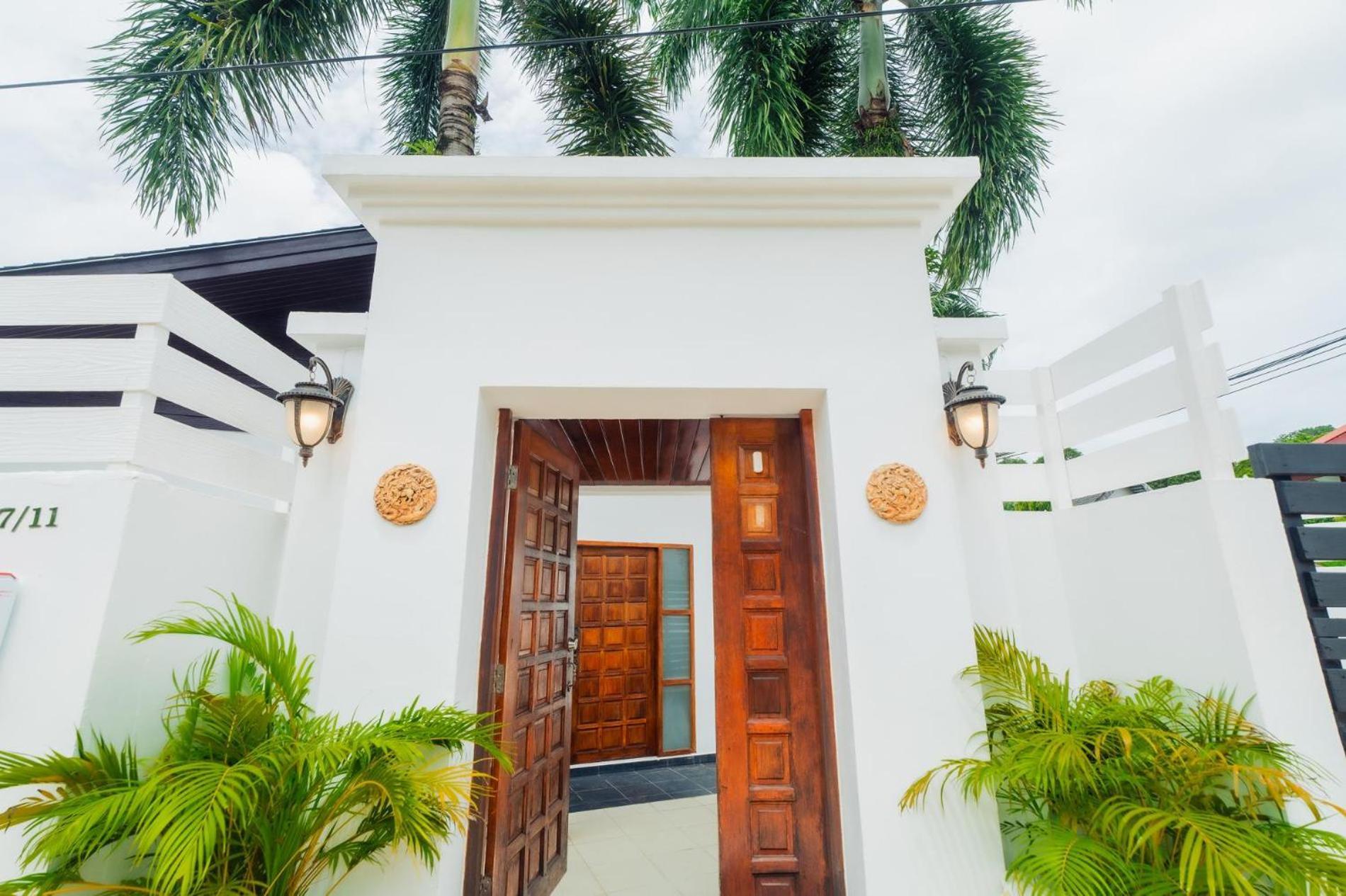 Jasmine Pool In Nai Harn Villa Rawai