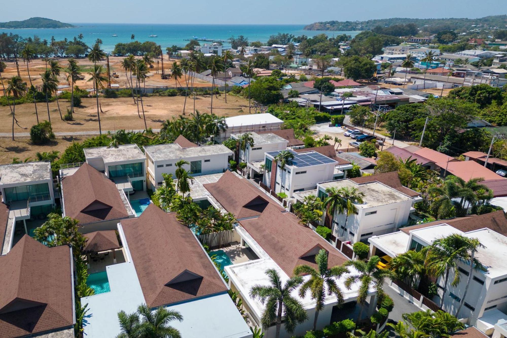 Tropical 2br Pool Kate, Gated Residence, Near And Naiharn