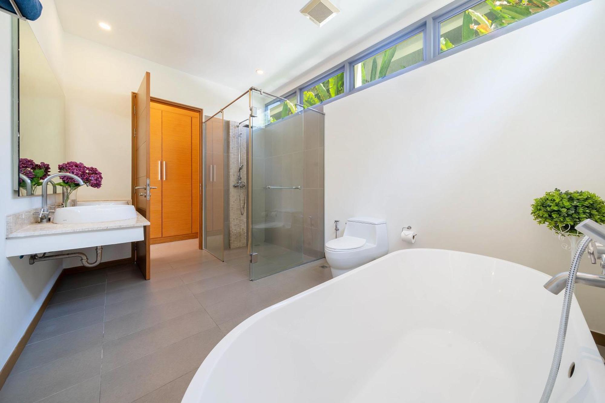 Villa Tropical 2br Pool Kate, Gated Residence, Near And Naiharn