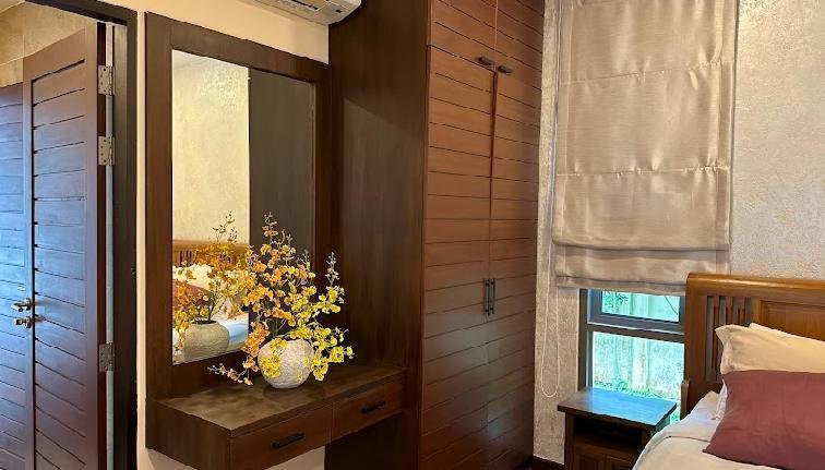 Botanica Luxury 4 Bedrooms Villa *