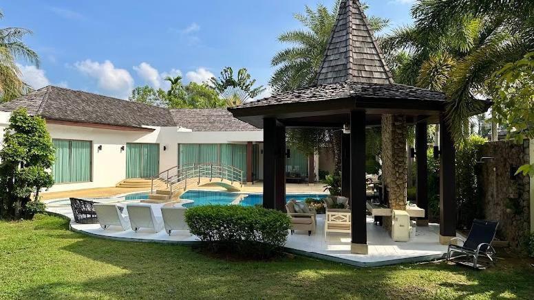 Botanica Luxury 4 Bedrooms Villa *