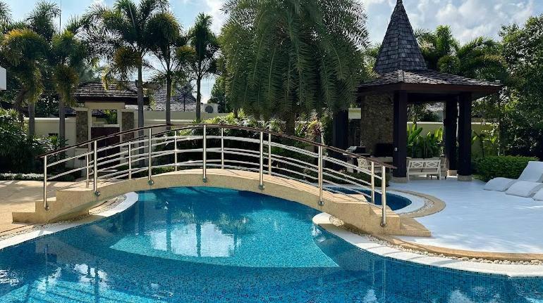 Botanica Luxury 4 Bedrooms *