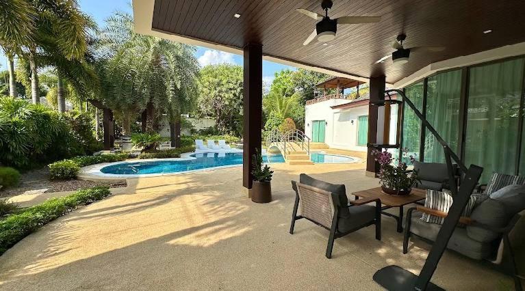 Botanica Luxury 4 Bedrooms Villa