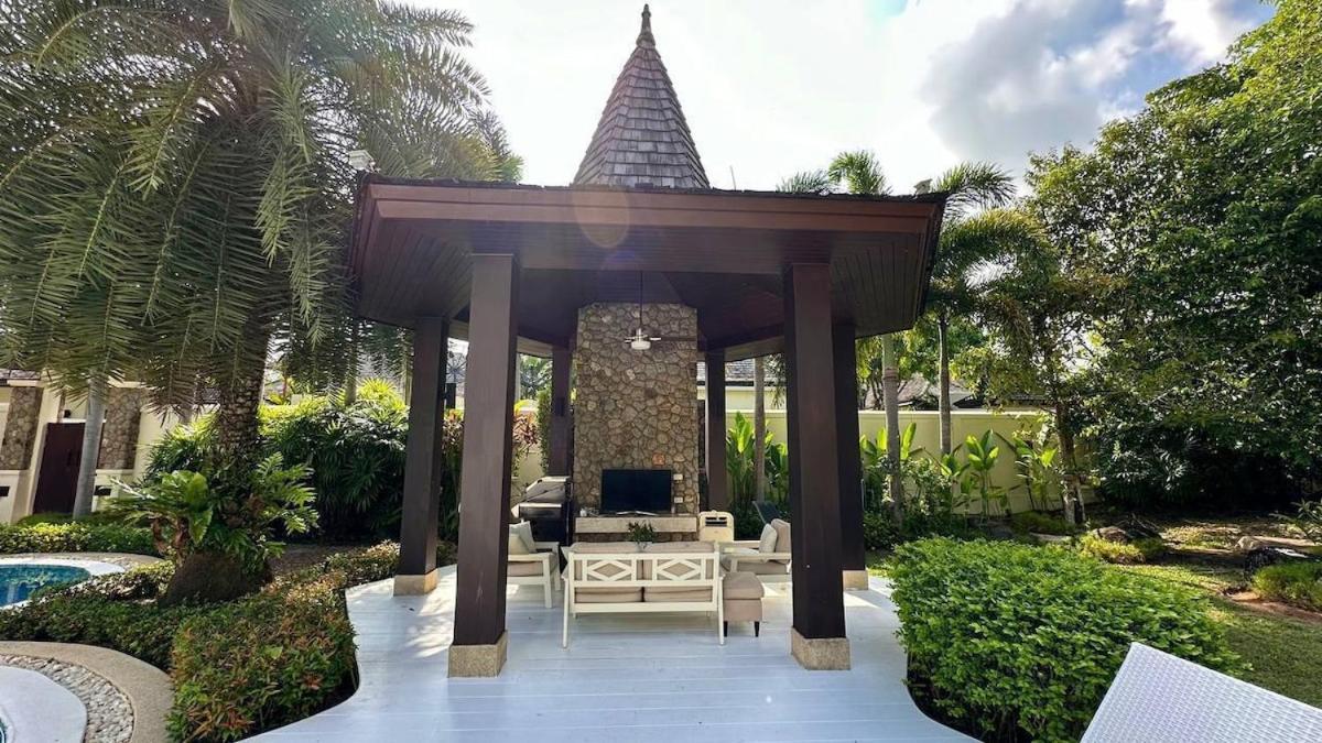 Botanica Luxury 4 Bedrooms Villa *