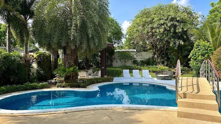 Villa Botanica Luxury 4 Bedrooms Ban Phru Champa