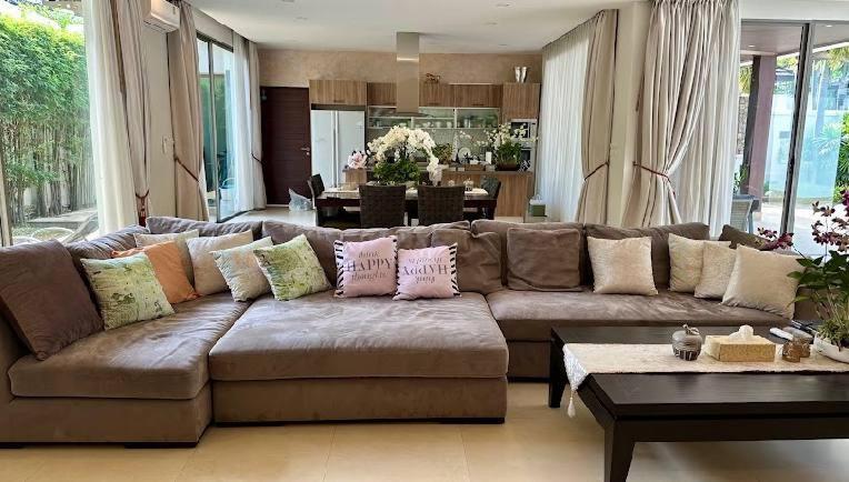 Botanica Luxury 4 Bedrooms Villa *