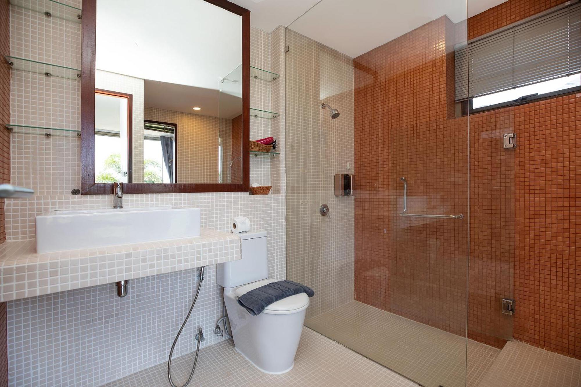 Villa 2 Storey Pool Access Argent 7 Next Mission Hills Golf, Just 15 Min Drive From Nai Yang And Nai Thon Beaches *