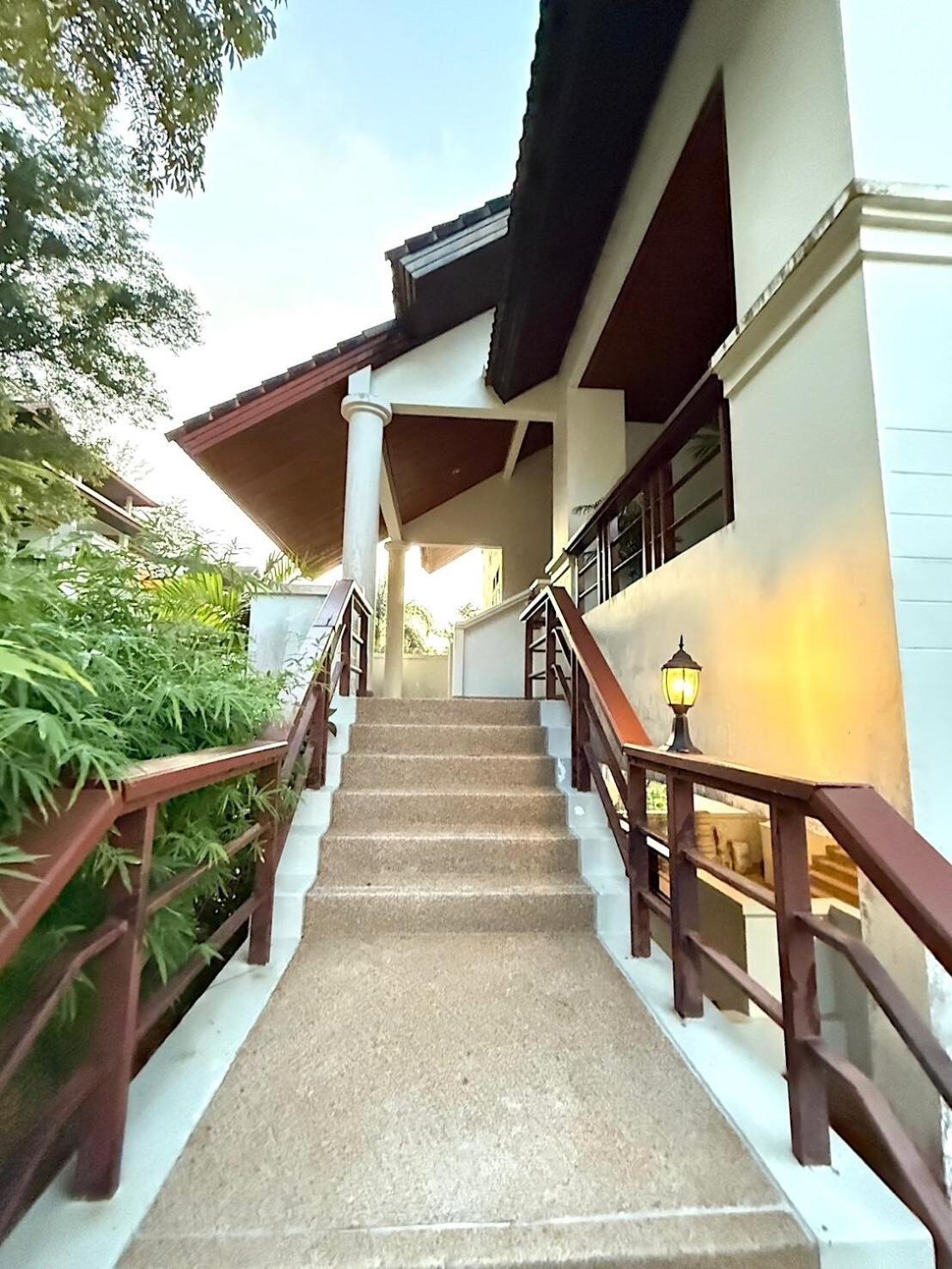 Newly Renovated Modern 3br Blue Canyon Golf Villa