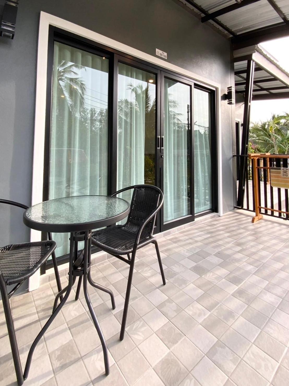 Veeyava House Bangtao Inn Ban Lum Fuang
