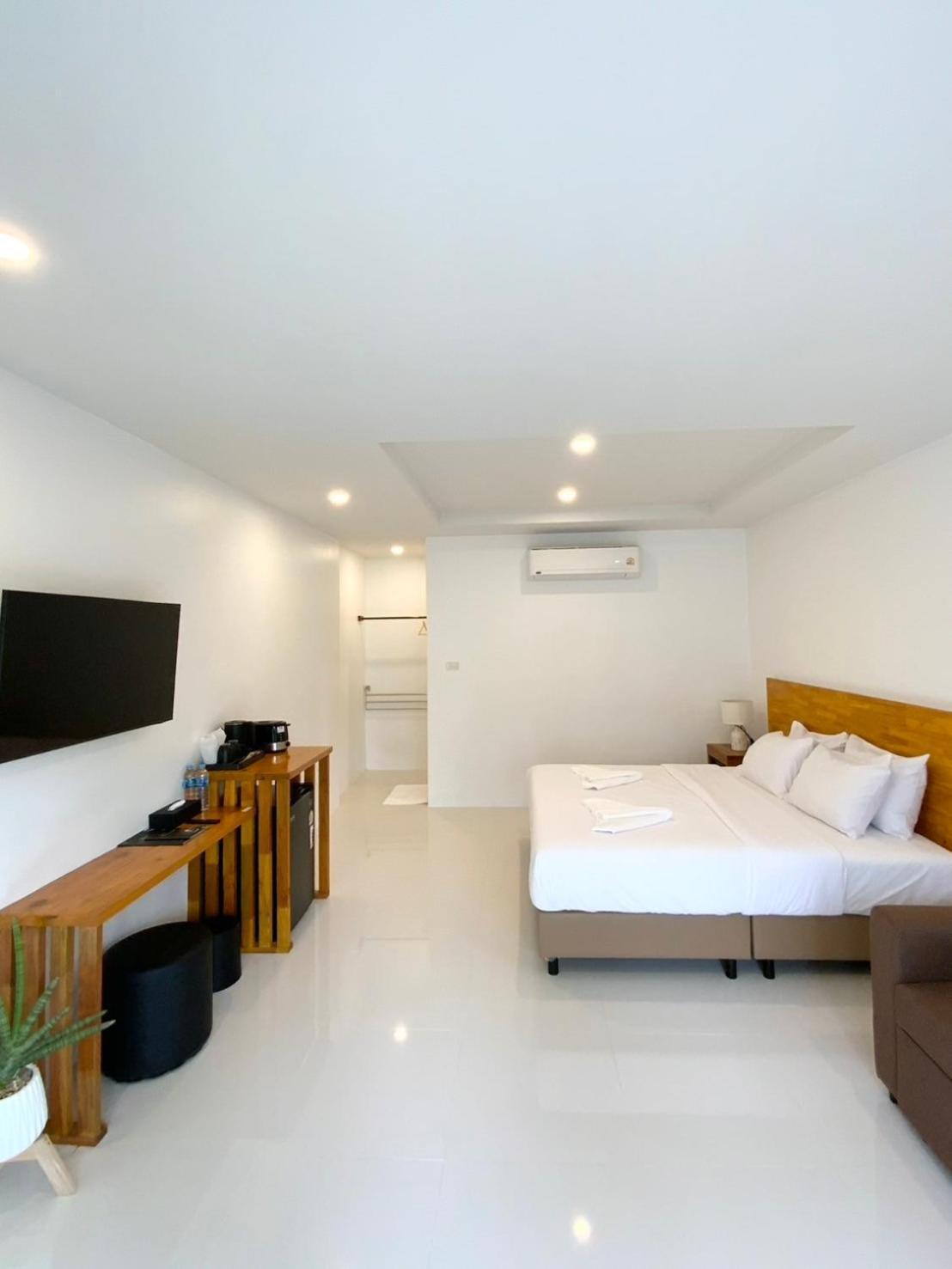 Veeyava House Bangtao Inn *
