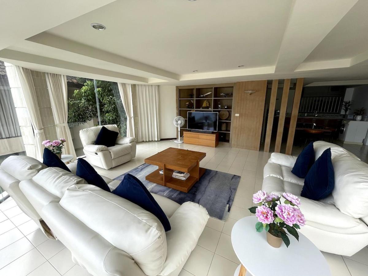 Apartment 3-bed House With Private *