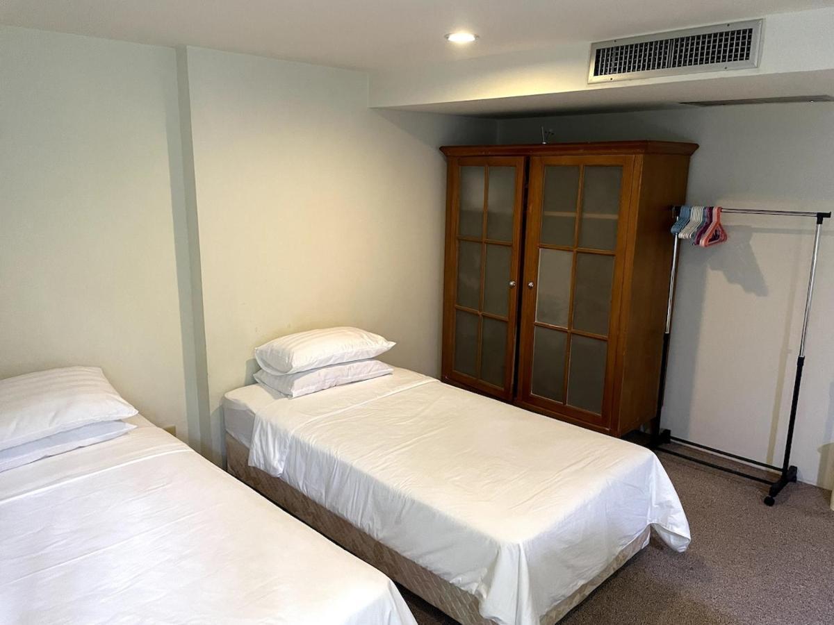 3-bed House With Private *
