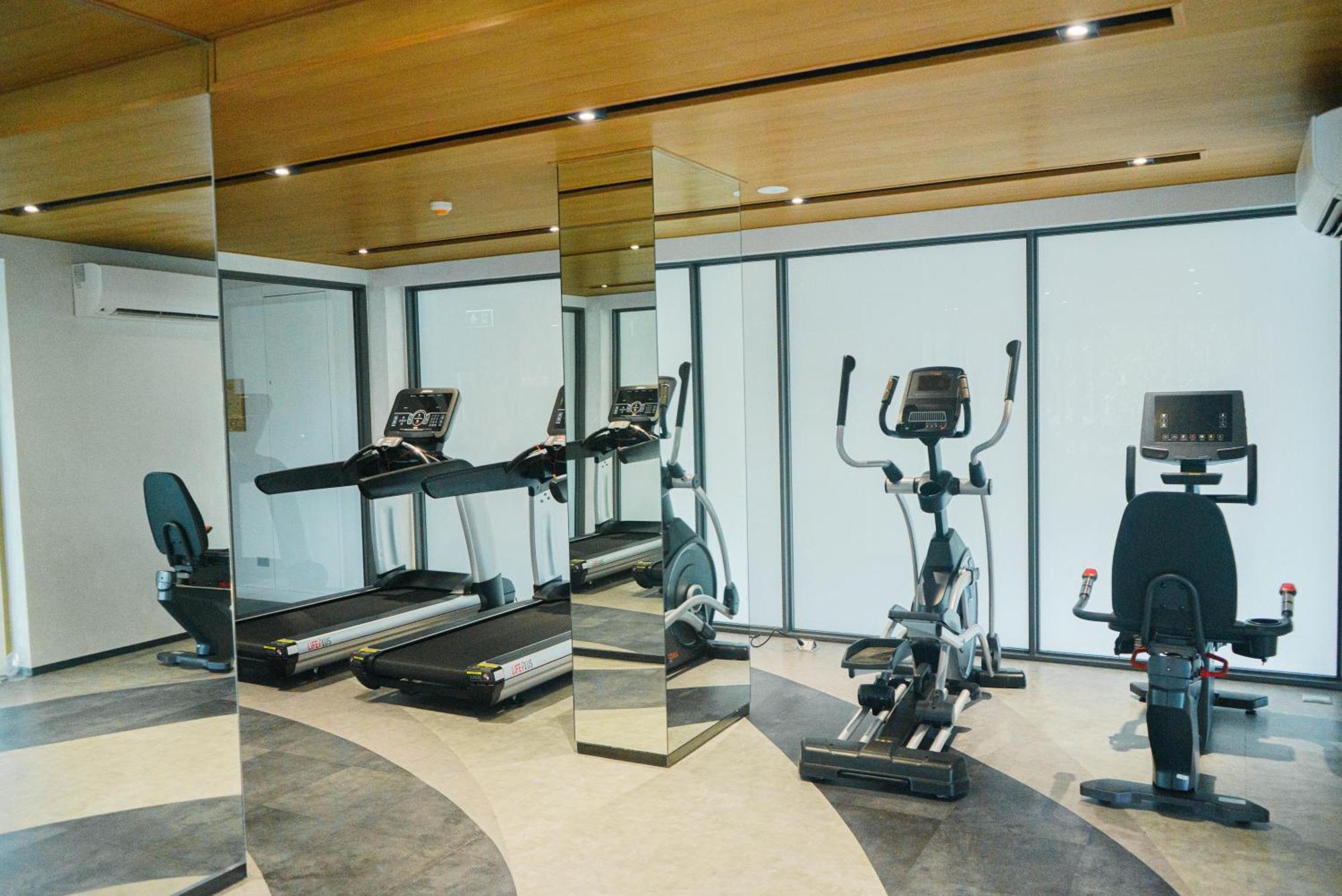Laguna Beachside Residences Apartamens, Walking Distance To The Sea Apartment *