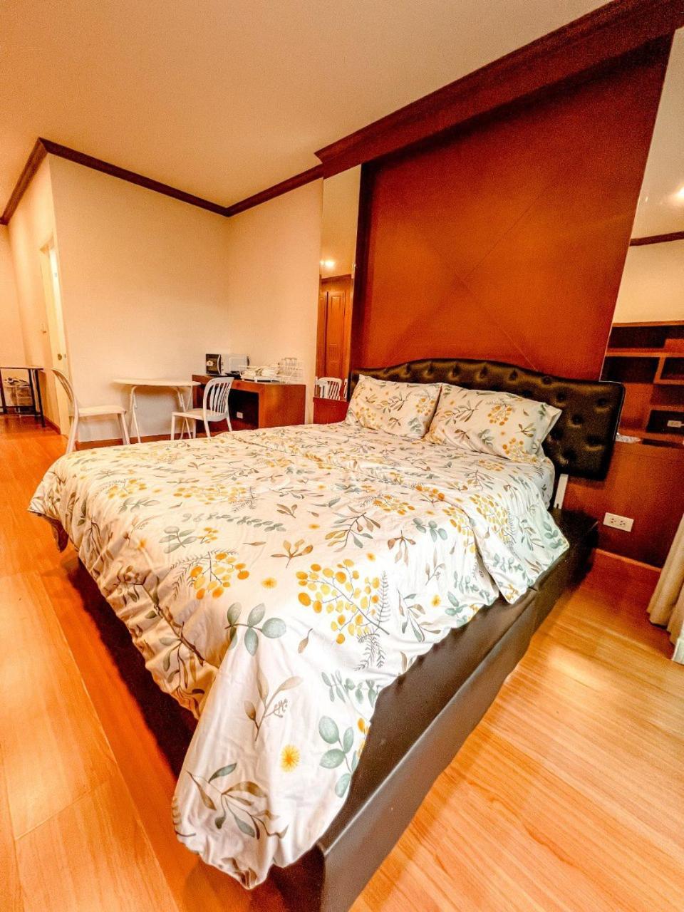 Apartment Place *