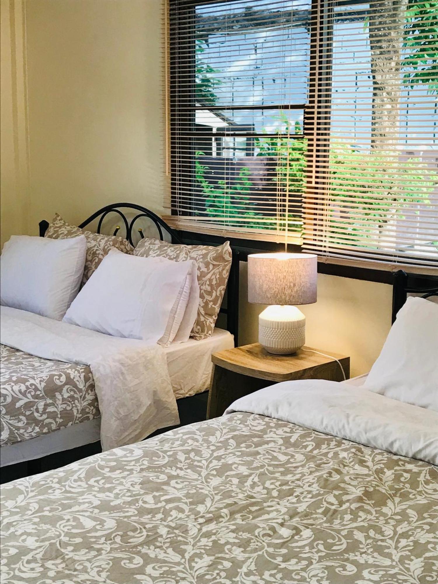 Master Bedroom With Private Bathroom And Kitchen Privatunterkunft