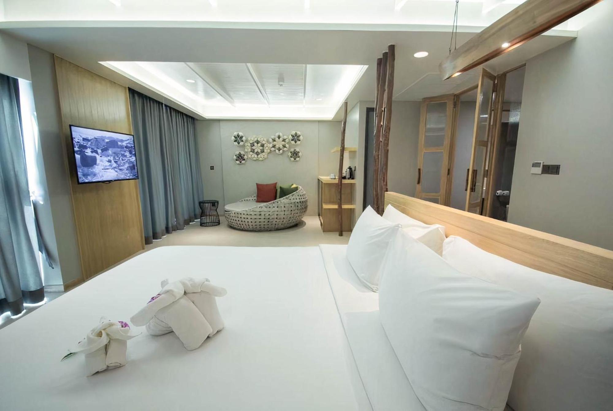 Andaman Cannacia & - Sha Extra Resort
