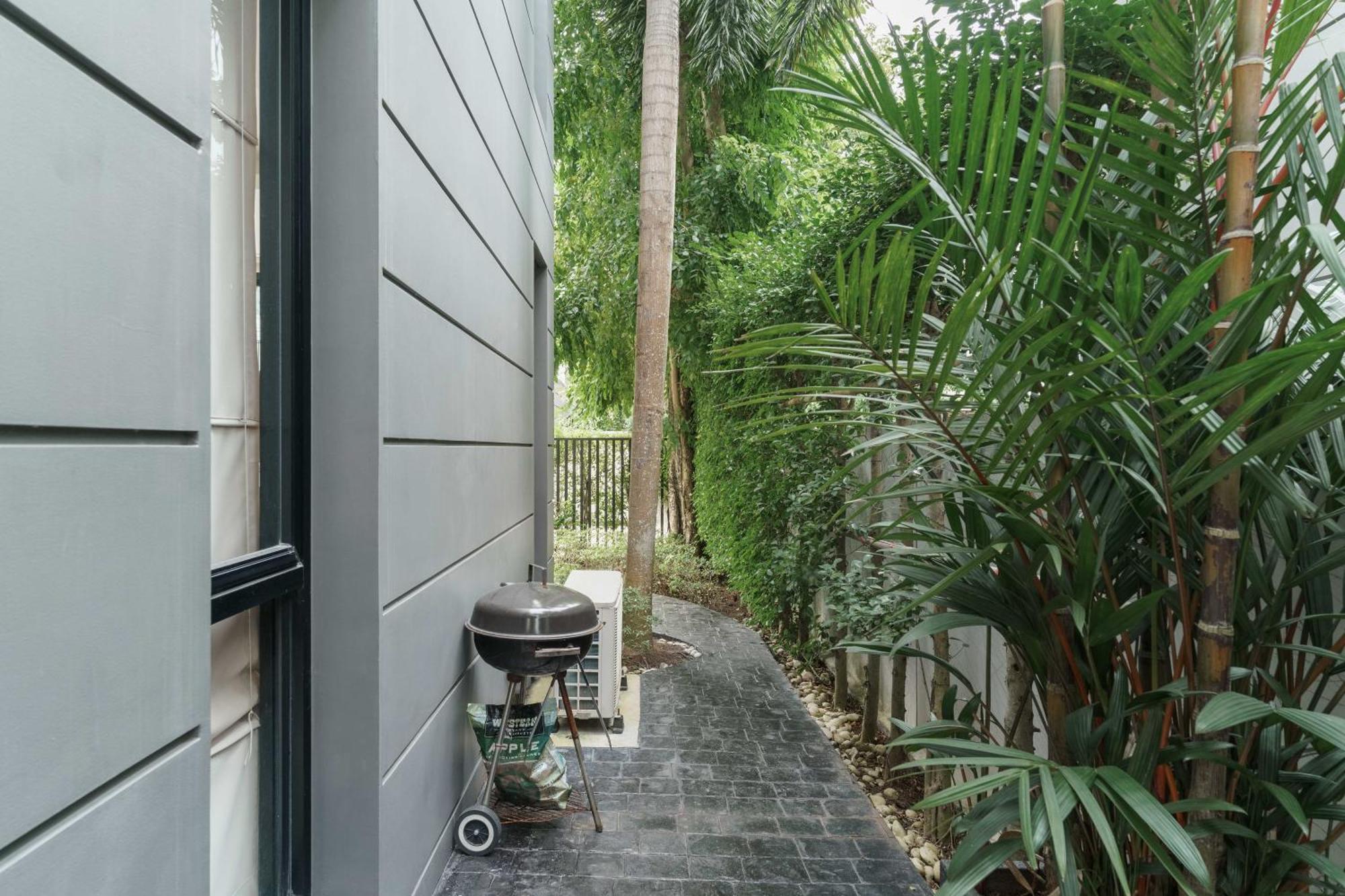 5bdr Pool In Laguna Park #46 By Capital Pro