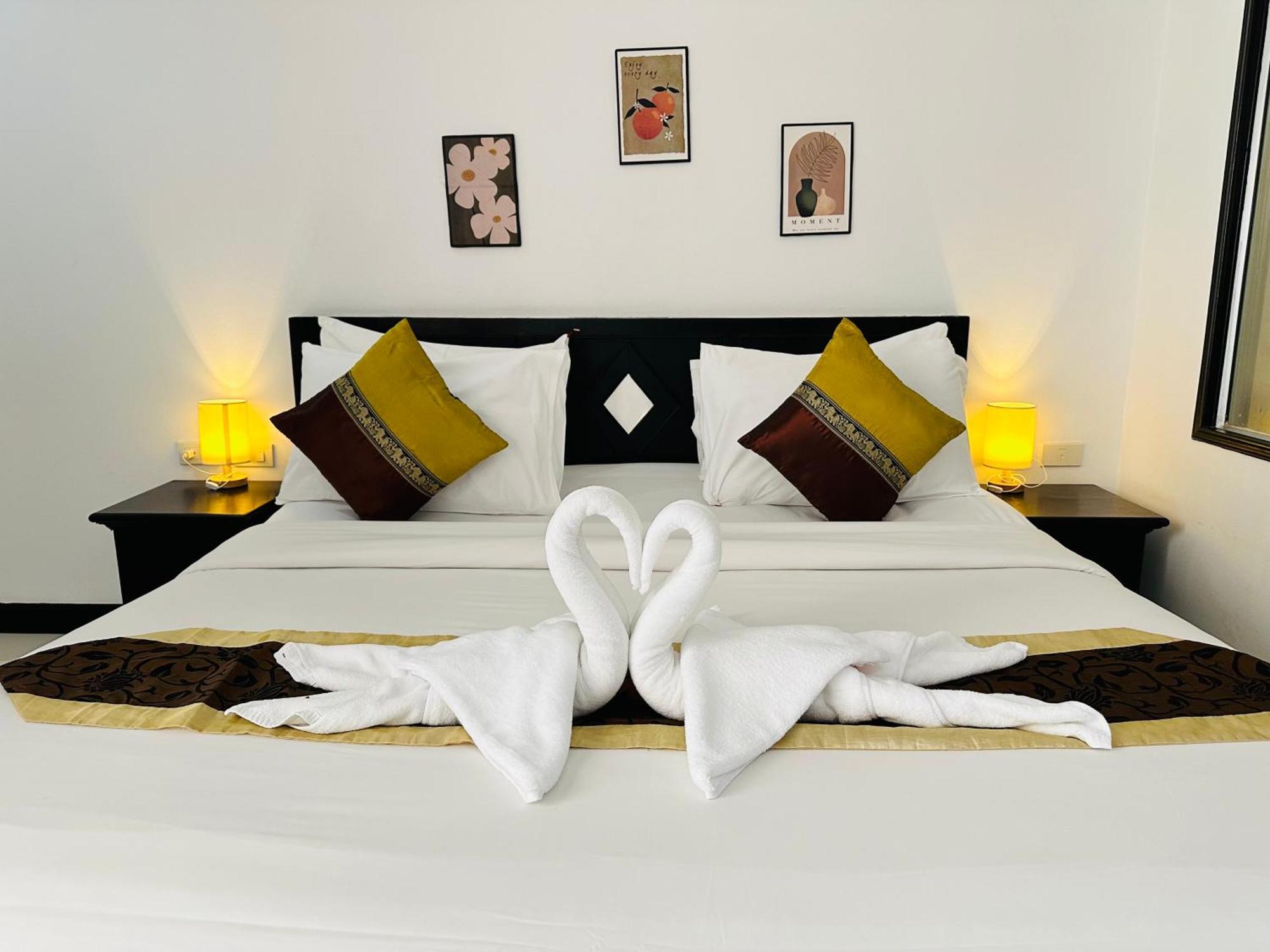 Baya Phuket 3*