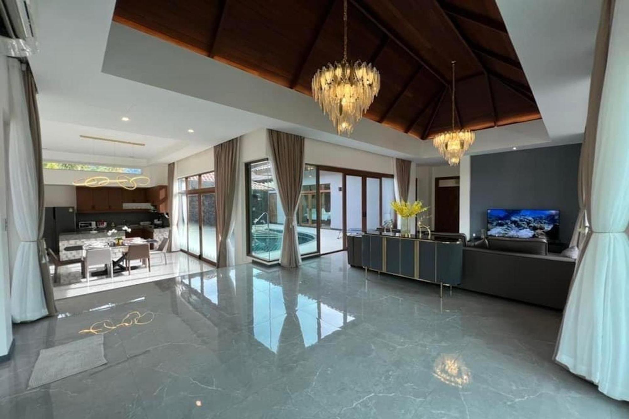 Your Paradise Found - Bangtao's Oceanpalm V4 With Private Pool & 2br *