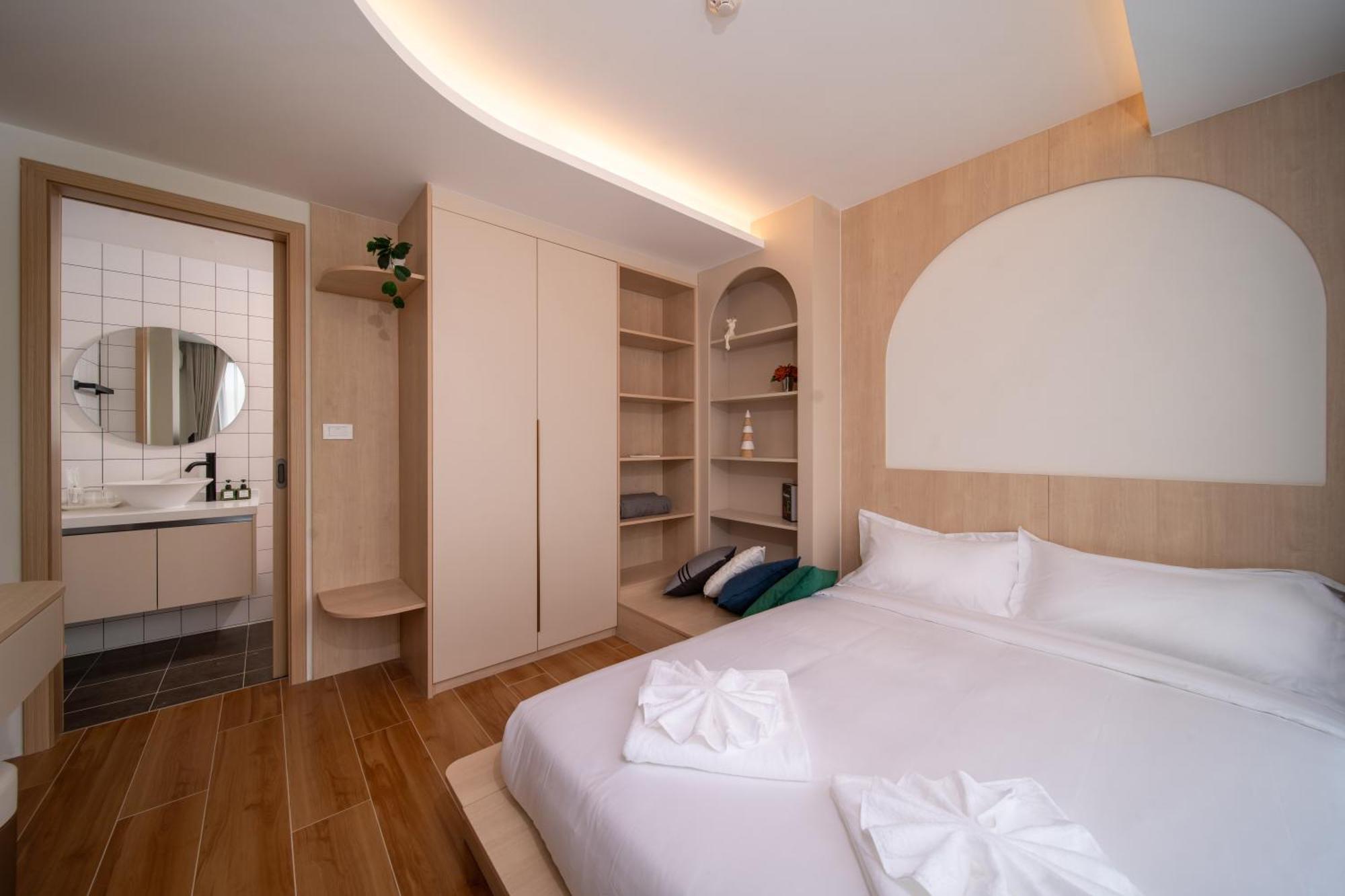 Apartment Brand-new Fantasea Kamala, Near Fantasea Show & *