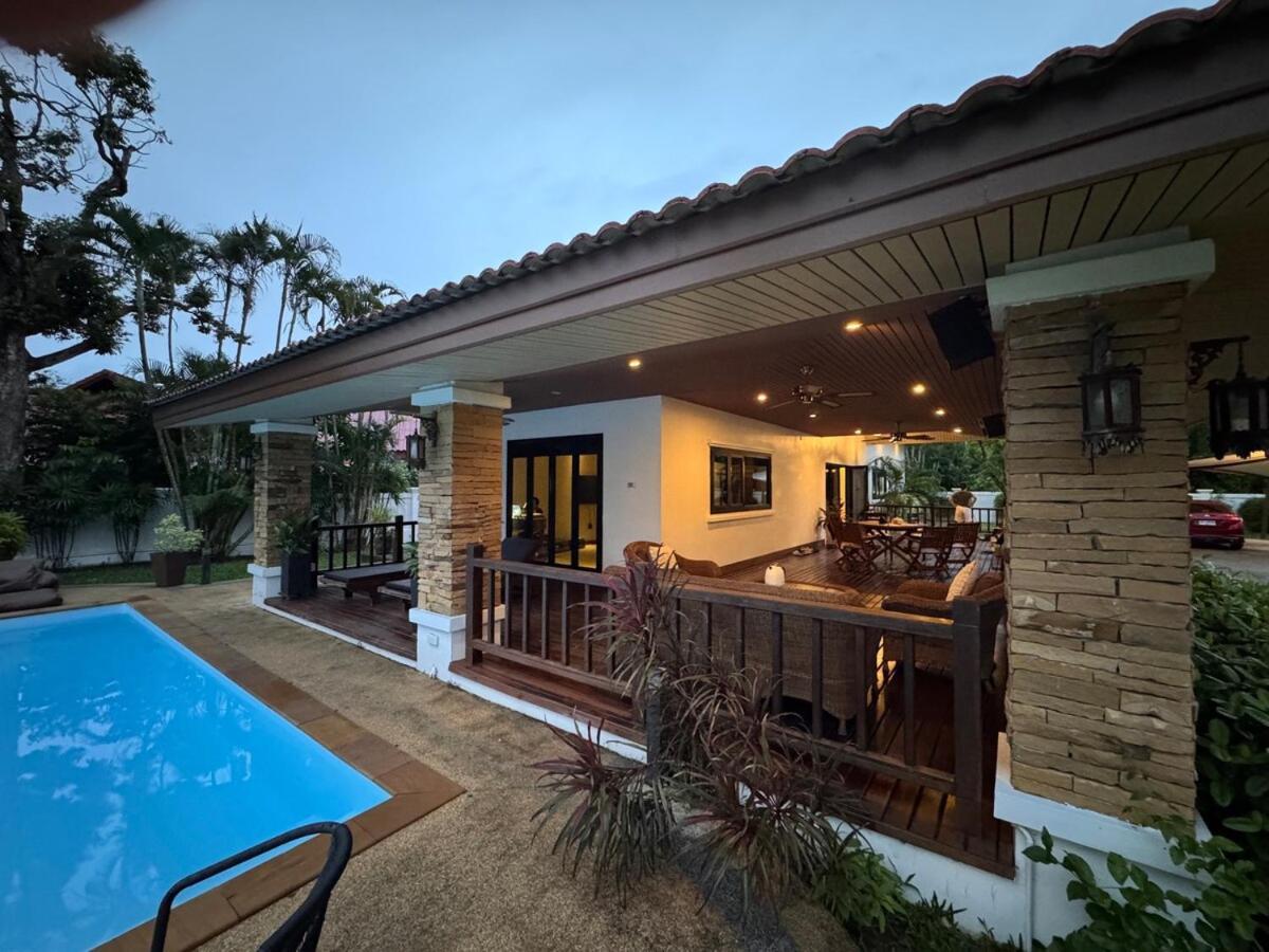 Lantern Private Pool Villa