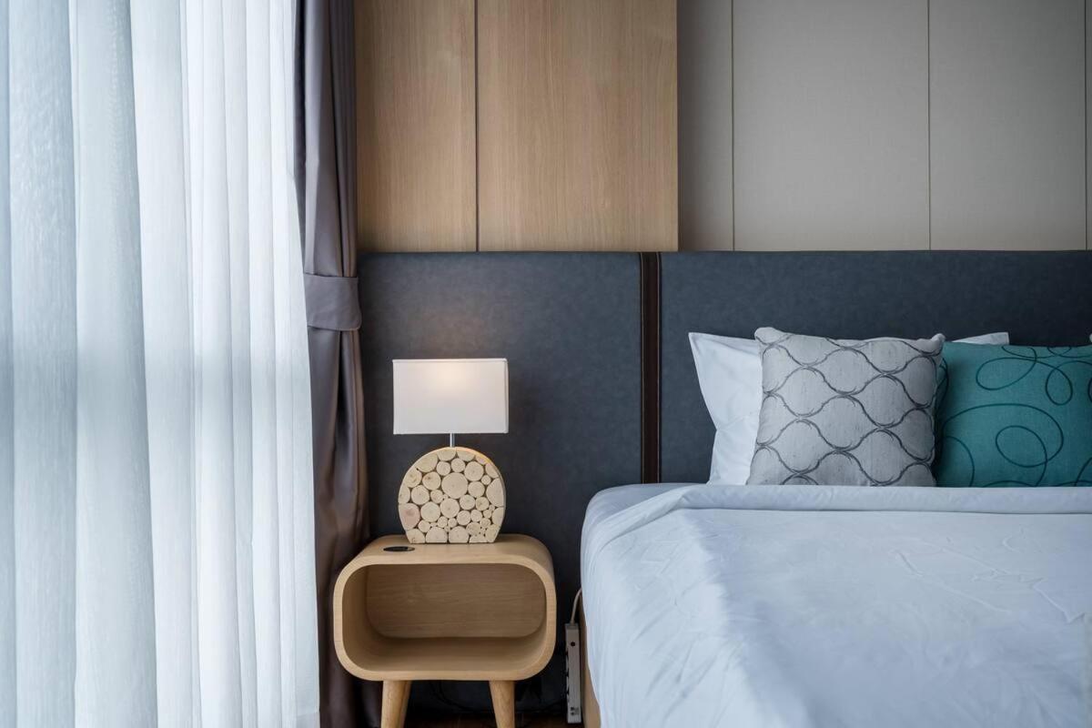 Apartment Luxury In Wyndham Garden, On