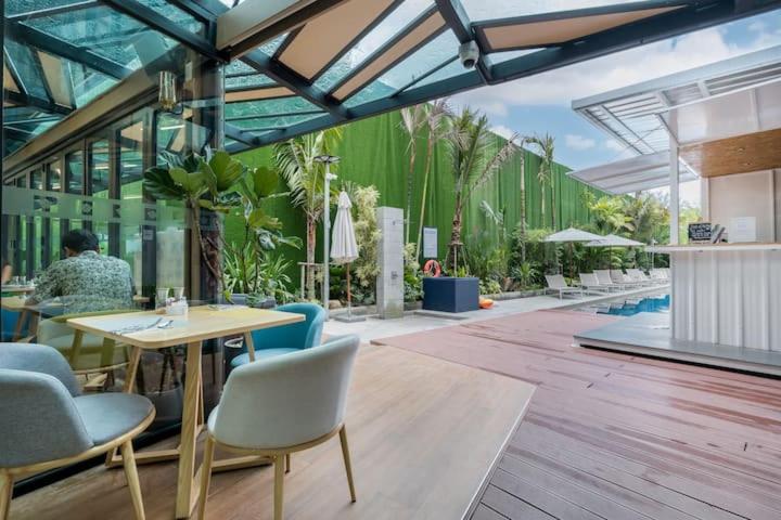 Luxury In Wyndham Garden, On Apartment