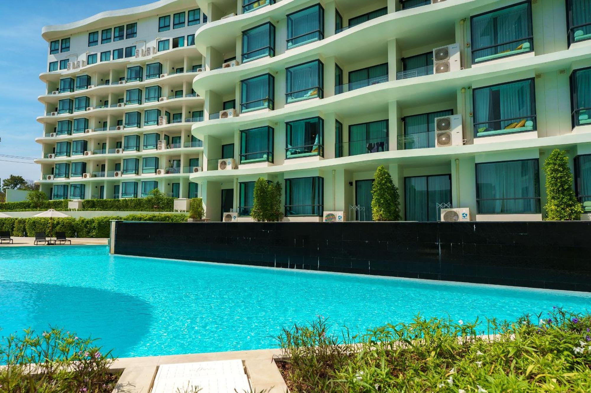 La 5 Stars Great 1 Bdr 3 Pool Apartment