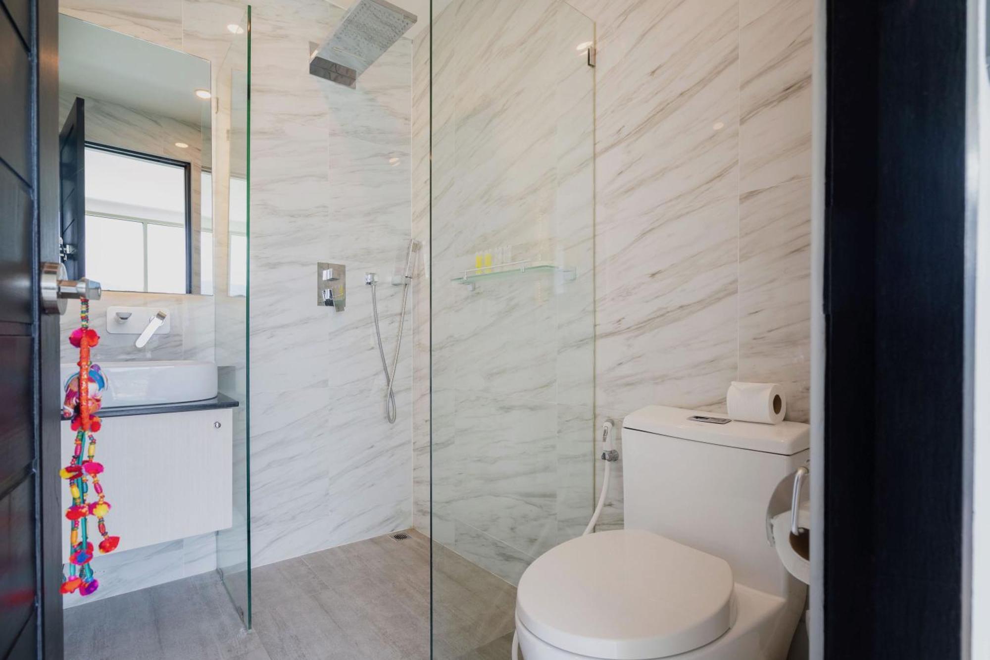 Apartment Sea View 2br C73 - Prime Location In Oceana Residence, 450m To The