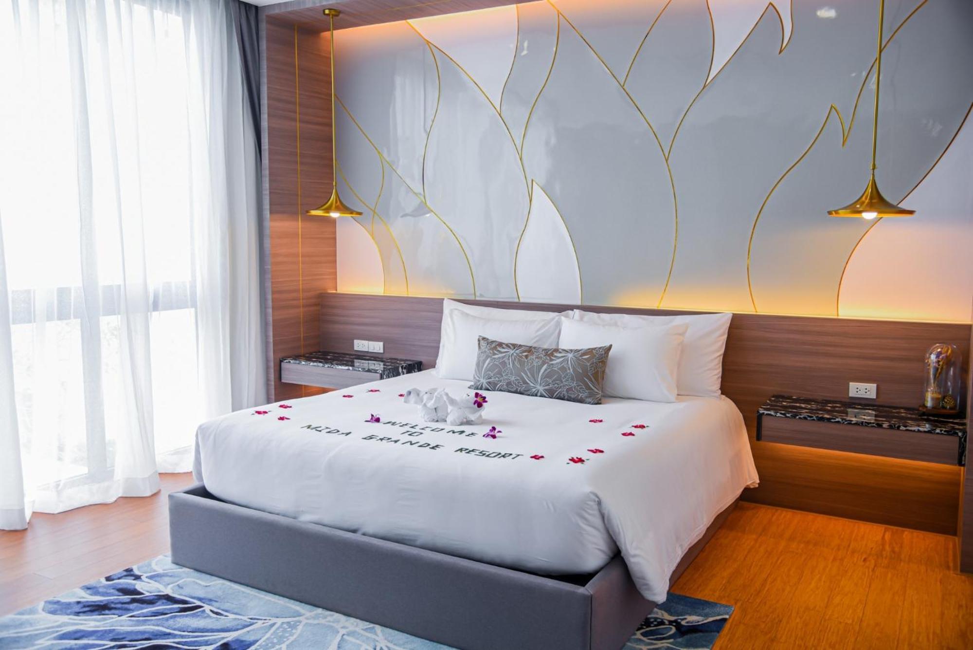 Hotel Mida Grande Phuket Official Account 5*