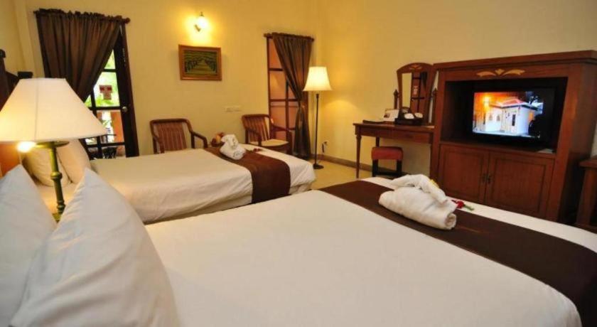 Hyton Leelavadee 4* Patong