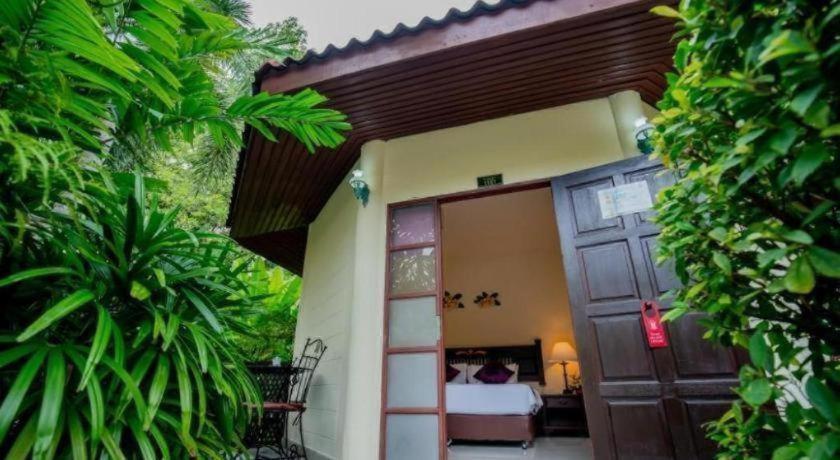 Hyton Leelavadee Hotel 4*