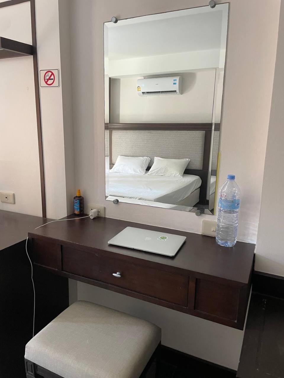 Room13 *